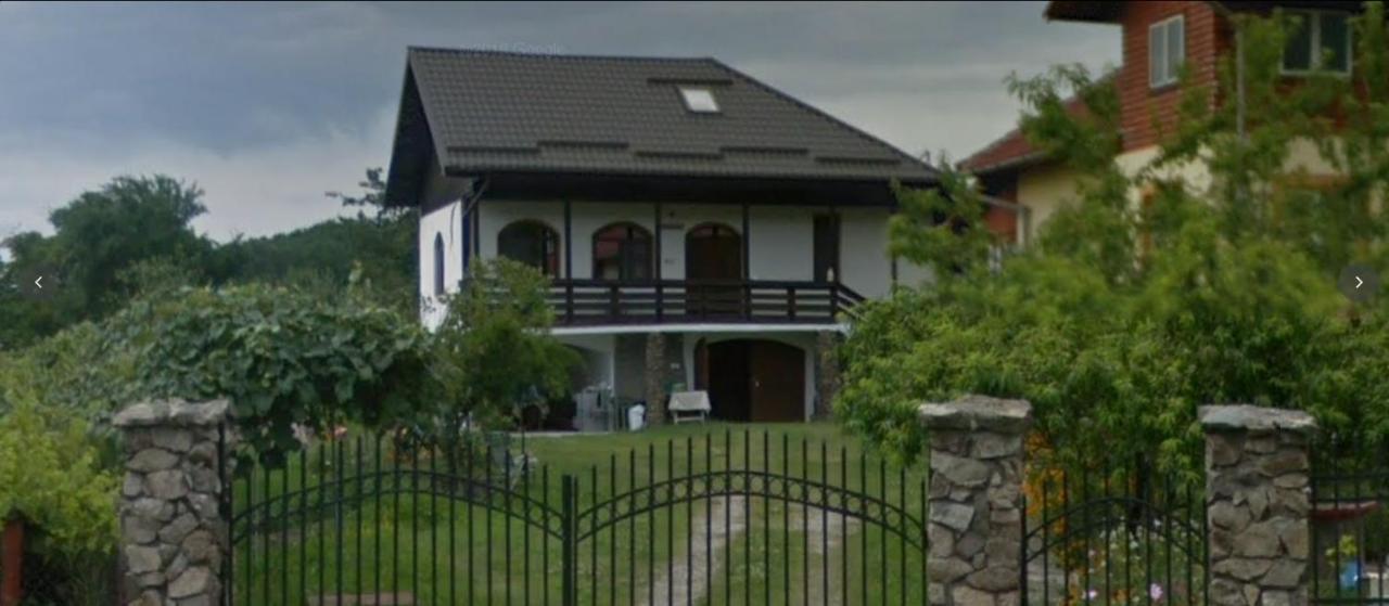 Casa De Vacanta Mirela Novaci-Straini Exterior photo